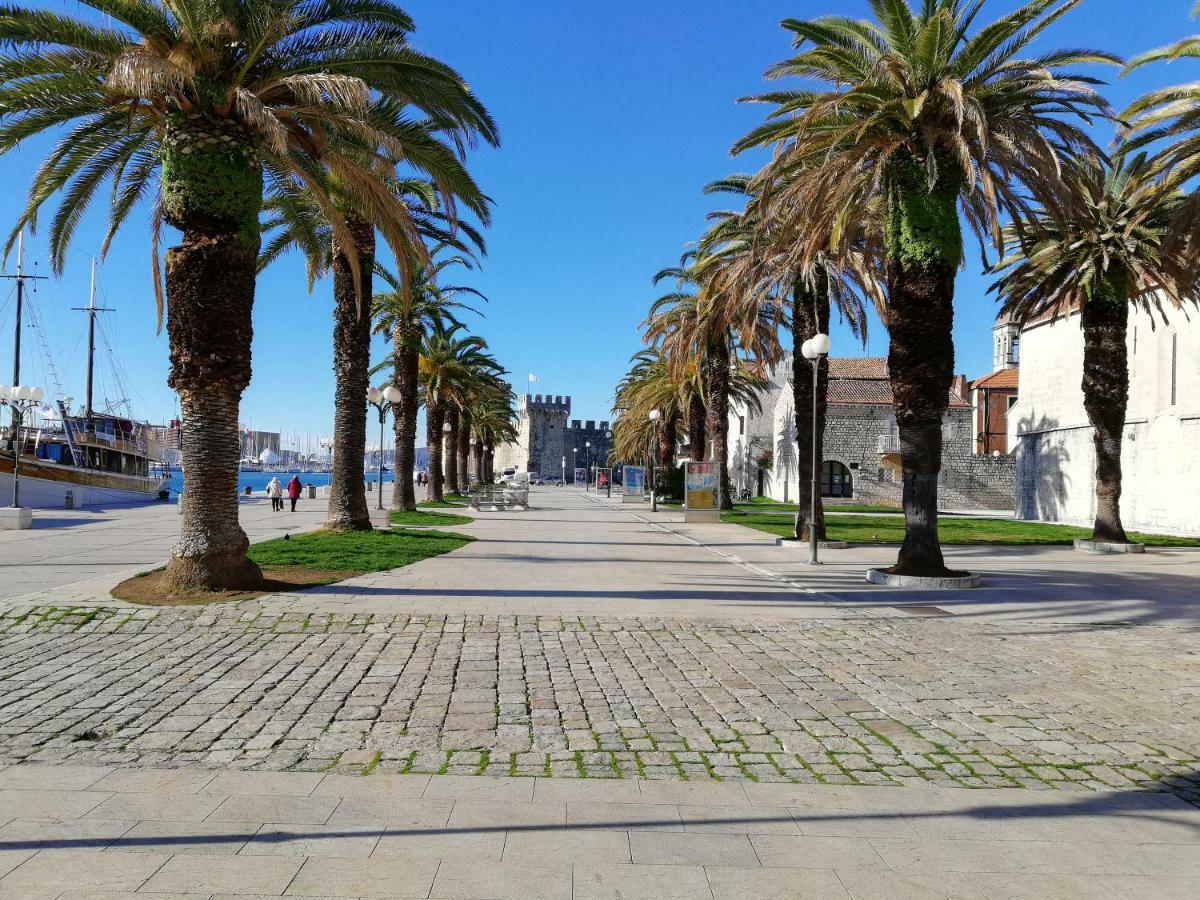Apartments Luki Trogir Exterior photo
